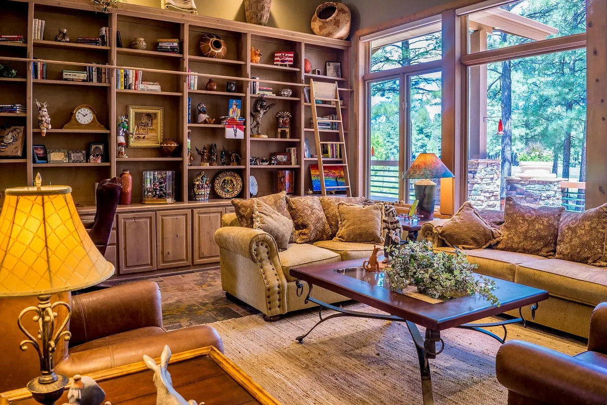 How to Style a Bookshelf Like a Decorator (Without the Clutter)